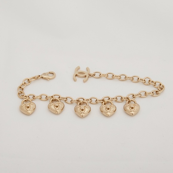 CHANEL LIGHT GOLD CC TURNLOCK MINI HEARTS BRACELET (2022) - Picture 6 of 6
